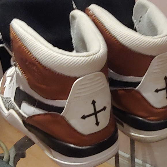 Men's Shoes - Picture 2 of 3